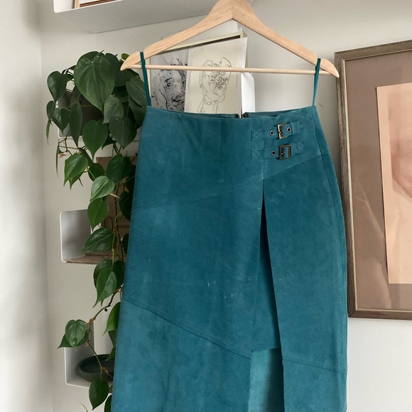 The PERFECT Fall Turquoise Suede Skirt - Picture 2 of 4